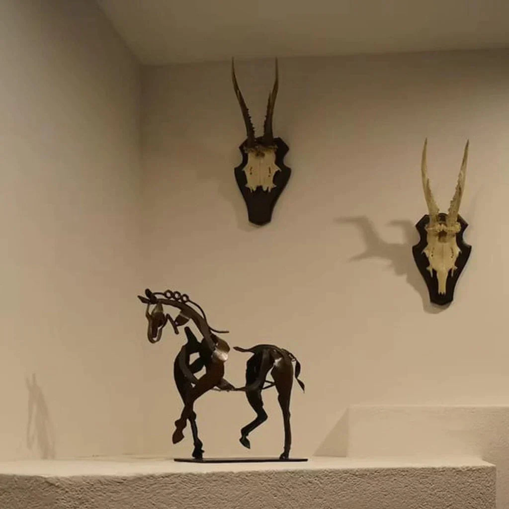 Pferd sculpture - AdonisMetal - Rustieke elegantie - Tijdloos decoratiestuk