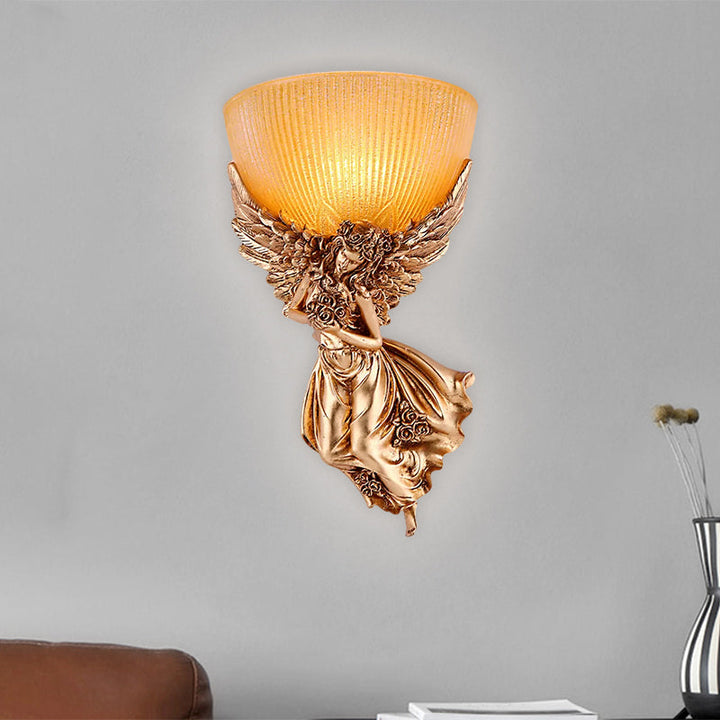 Enkele Engel-wandlamp met gloeilamp, landelijke gouden hars wandlamp met amberkleurige geribbeld glazen kap, rechts