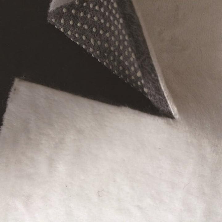 Moderner woonkamer tapijt in zwart en grijs, kleurblok, onregelmatige vorm, bedrukte tapijt van polyester, machinewasbaar.