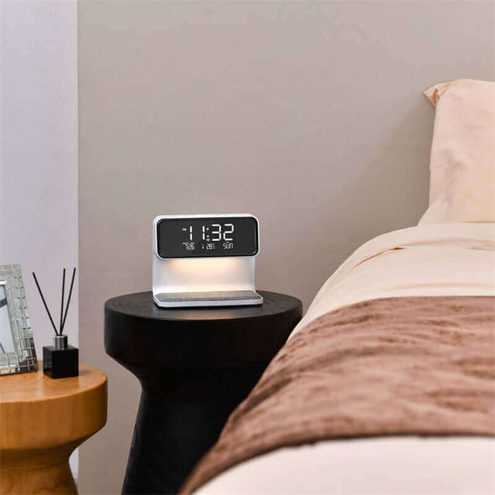 Kreative 3 In 1 Nachttafellamp Draadloos Opladen LCD-Scherm Wecker Draadloos Telefoonladestation