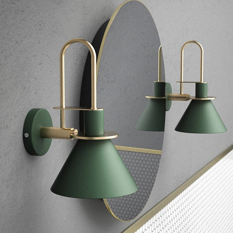 Zwart/Wit/Groen Kegelwandlamp Macaron 1-Licht Metaal Wandgemonteerde Lamp met gebogen Arm voor de slaapkamer, Warm/Wit Licht