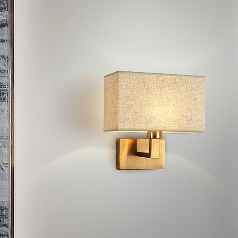 Postmodern Cube Wandlamp Stof 1-Lichts Nachttafel Lees Wandlamp in Wit/Beige/Bruin met Zwart/Gouden Arm