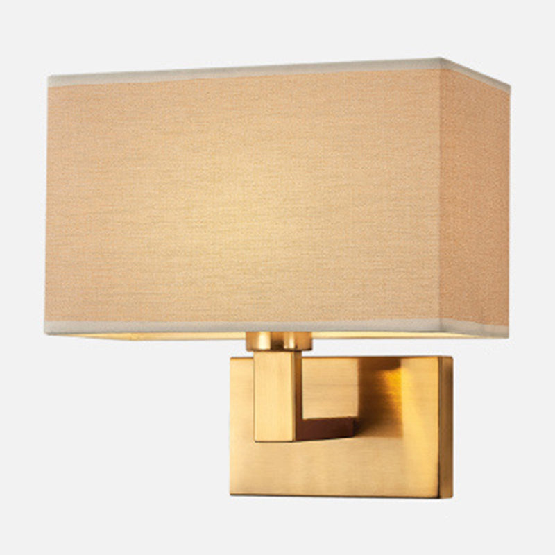 Postmodern Cube Wandlamp Stof 1-Lichts Nachttafel Lees Wandlamp in Wit/Beige/Bruin met Zwart/Gouden Arm