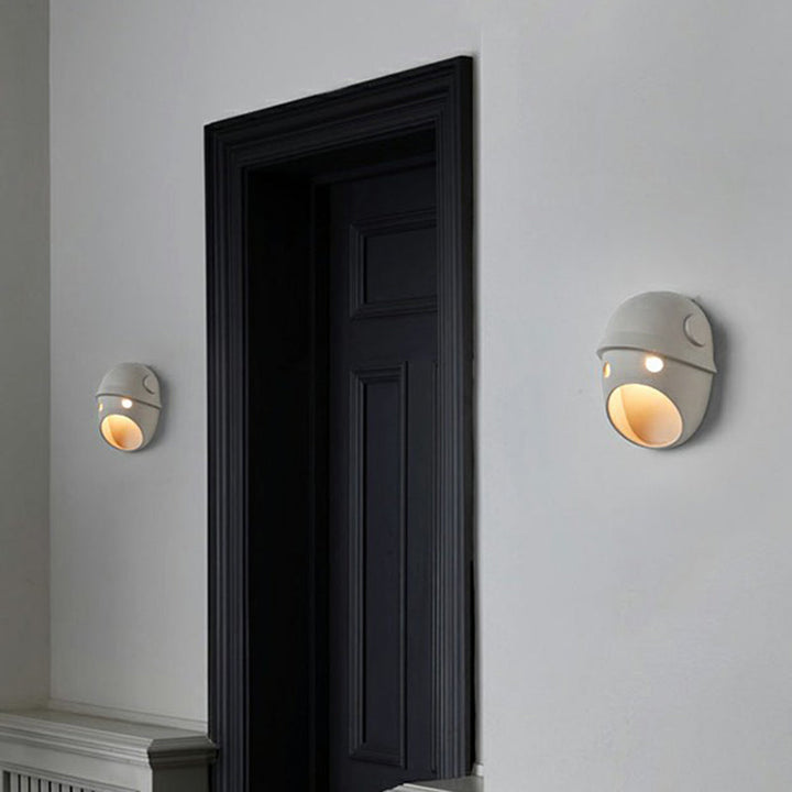 Decoratieve Grappige Gezichtsuitdrukking Wandlamp Hars Slaapkamer LED Wandgemonteerde Lamp in Grijs