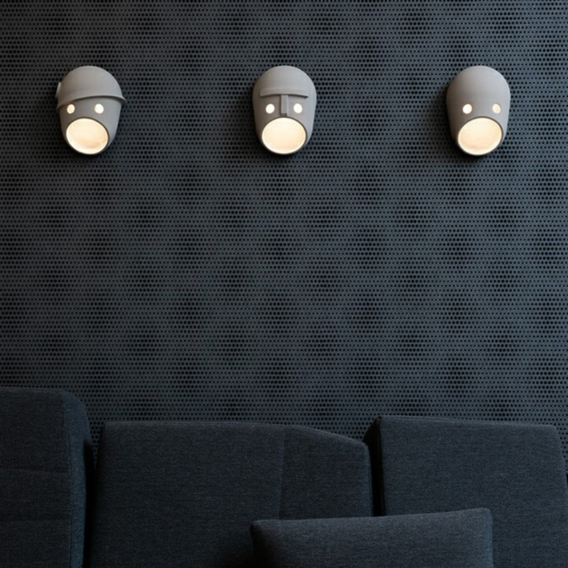 Decoratieve Grappige Gezichtsuitdrukking Wandlamp Hars Slaapkamer LED Wandgemonteerde Lamp in Grijs