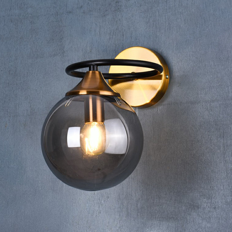 Postmoderne Stijl Ball Wandlamp Licht Glas 1-Licht Slaapkamer Wandarmatuur Licht in Messing
