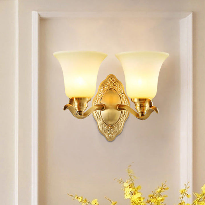 Traditionele klokscherm-wandlamp 1/2-licht matglas-wandlamp met gouden metalen arm