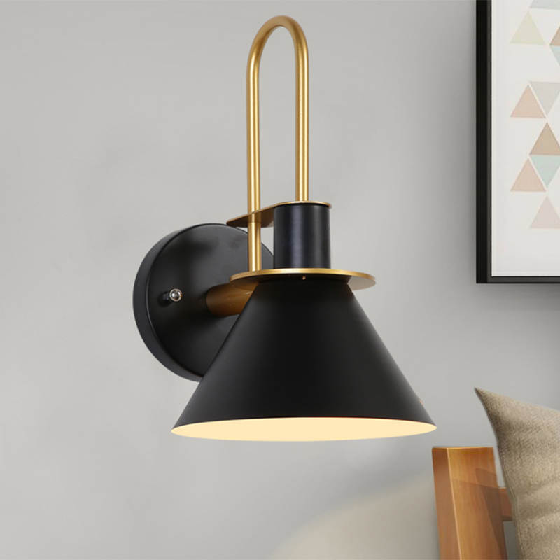 1 Lichte Nachtkastwandgemonteerde Lamp Eenvoudige Zwart/Wit/Groen Wandlamp met Kegelformige Metalen Kap