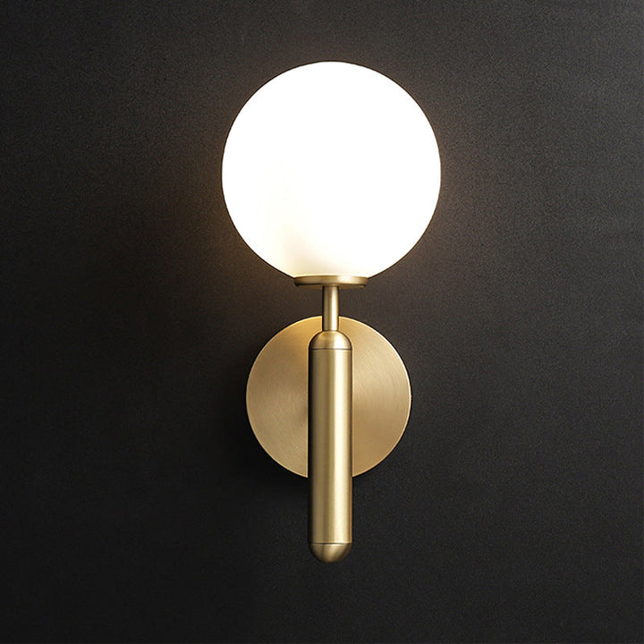 Melkglas Bol Wandlamp Hedendaags 1 Kop Messing Wandmontage Verlichtingsarmatuur met Metalen Potloodarm