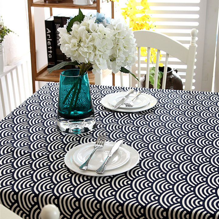 Decoratieve Tafellaken met Kantafwerking