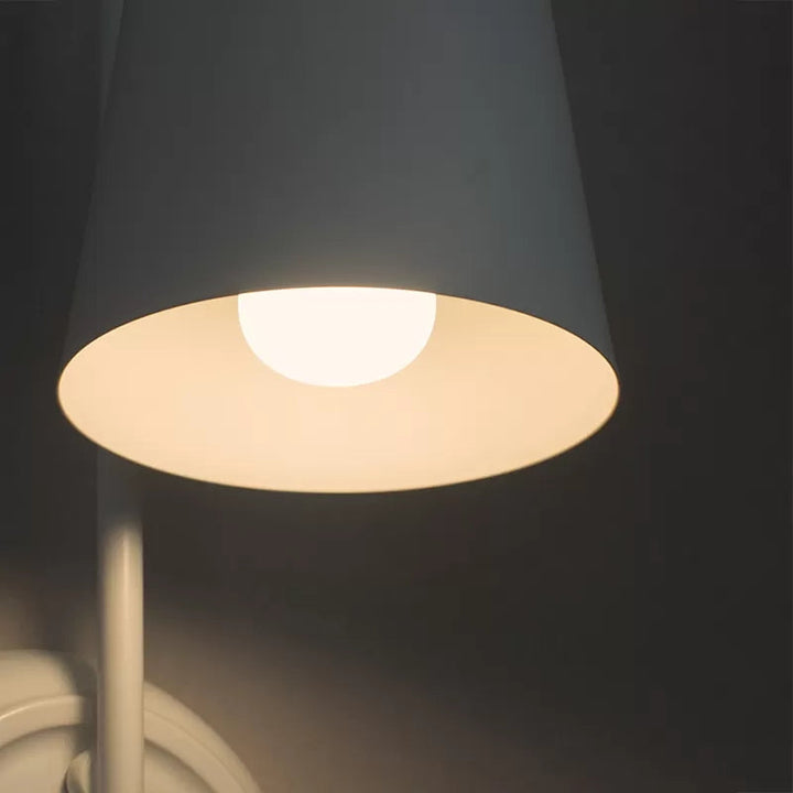Witte Kleine Engel Wandlamp met Emmer Schaduw 1 Hoofd Metaal Wandlamp voor de Woonkamer