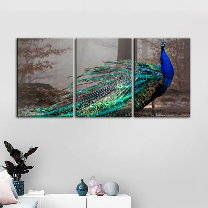 Levendige Pauw Aan de Vijver - Canvas Wandkunst Schilderij 3 Delen