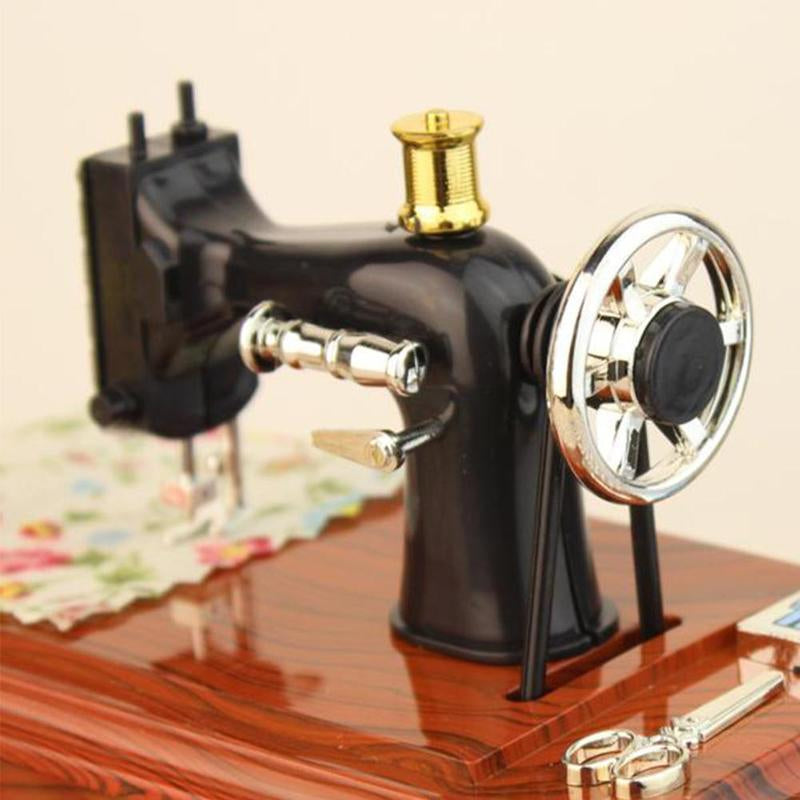 Mini Craft Retro Naai Machine Decor