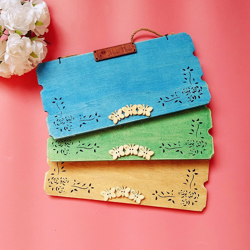 Decoratieve Houten Wandhanger met Bloemenelementen