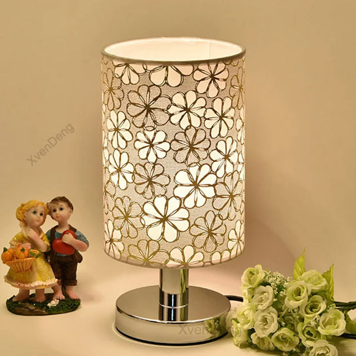 Moderne IJzeren Tafellamp LED Stof Noordisch Bureau Licht - Perfect voor woonkamer, slaapkamer, nachttafel, studie en thuis decor verlichtingssystemen