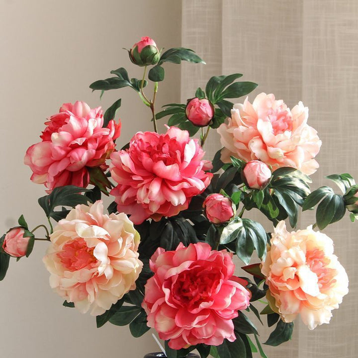 Levensechte Pioen Rozenarrangement