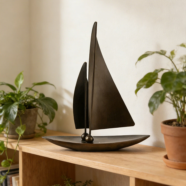 Maritiem geïnspireerde decoratieve zeilboot sculptuur