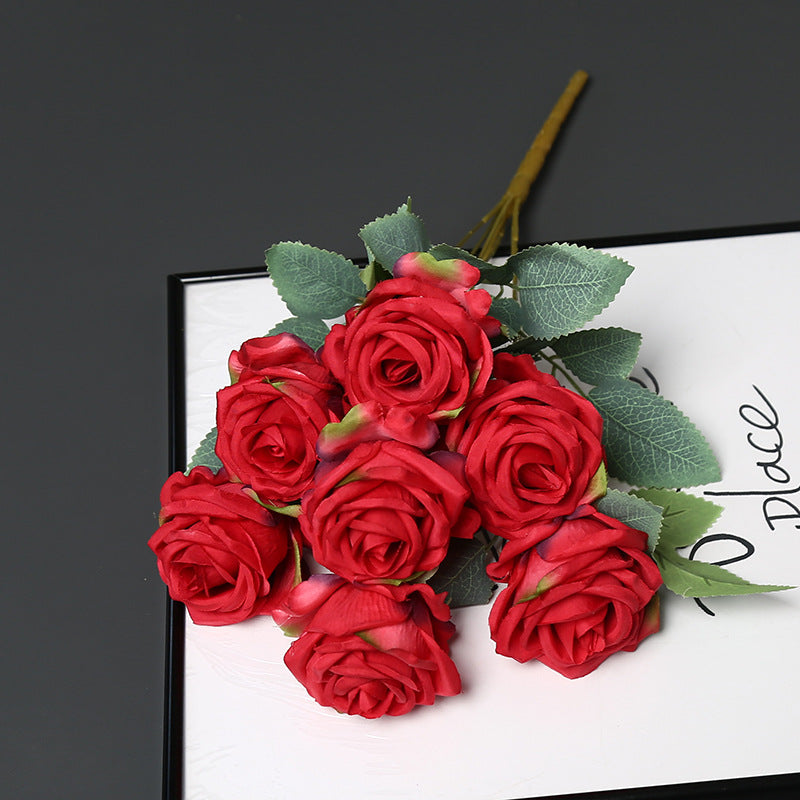 Neproze bloemenboeket voor thuisdecoratie