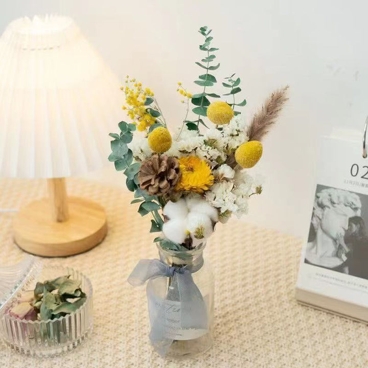 Dried Flower Bouquet Arrangement met Decoratieve Elementen