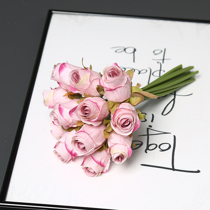 Elegante Nep Rozenboeket voor Huisdecoratie