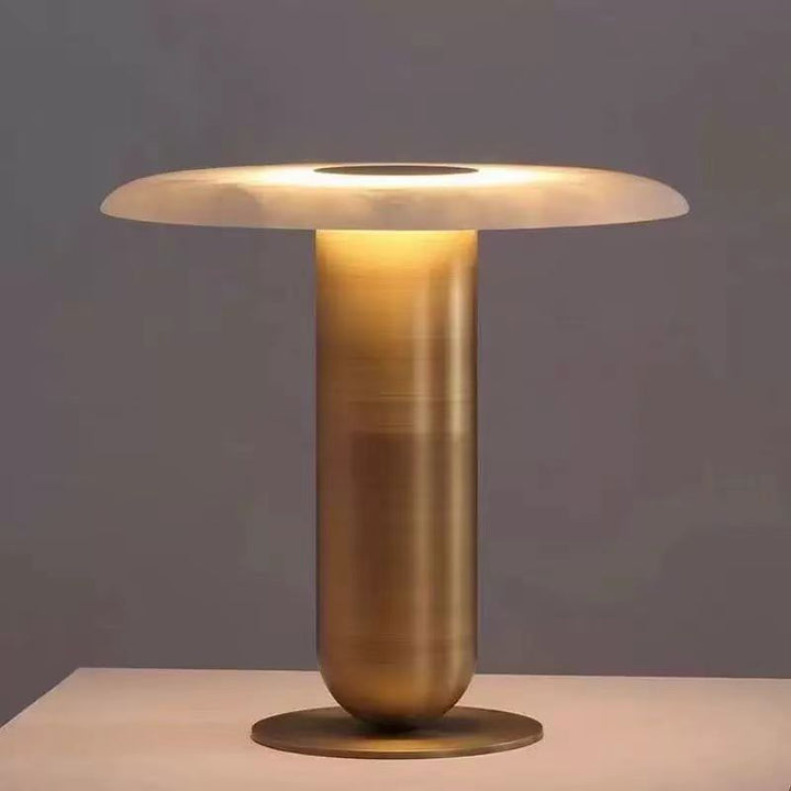 Moderne Minimalistische Tafel lamp met Slanke Gouden Basis