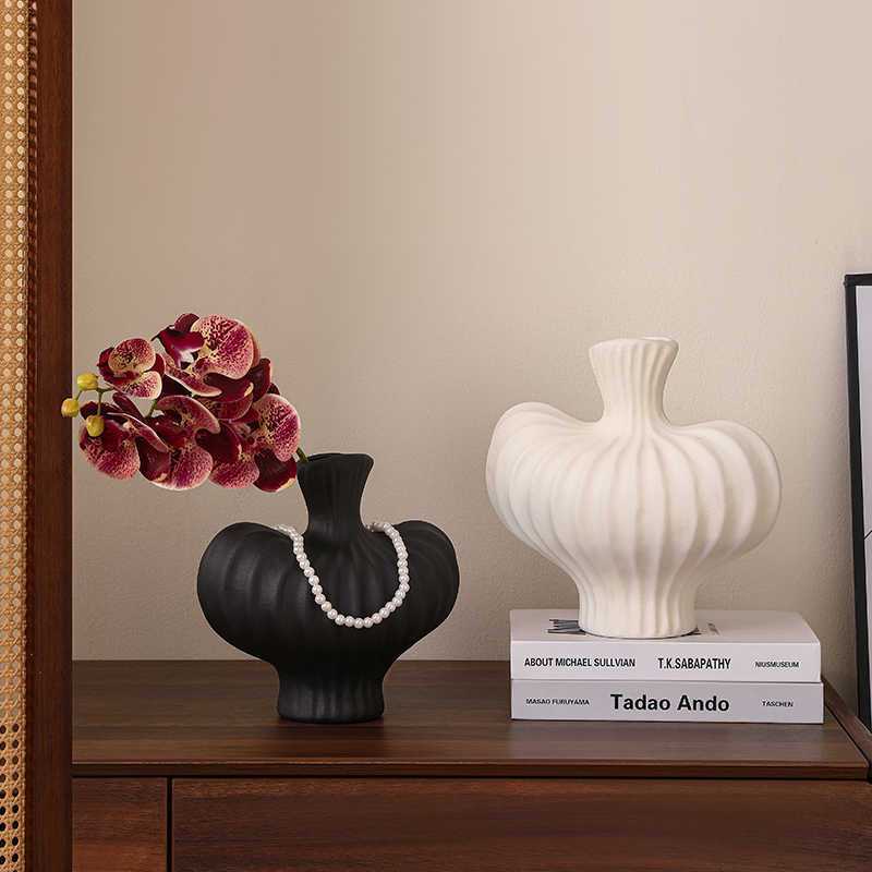 Decoratieve Artistieke Keramische Vaasje