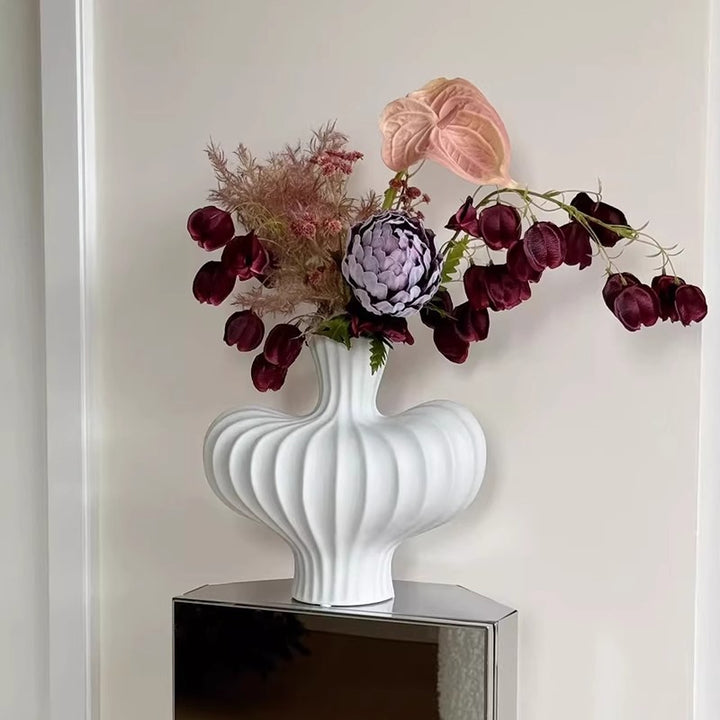 Artistieke Geribbelde Keramische Vaasje voor Thuisdecoratie