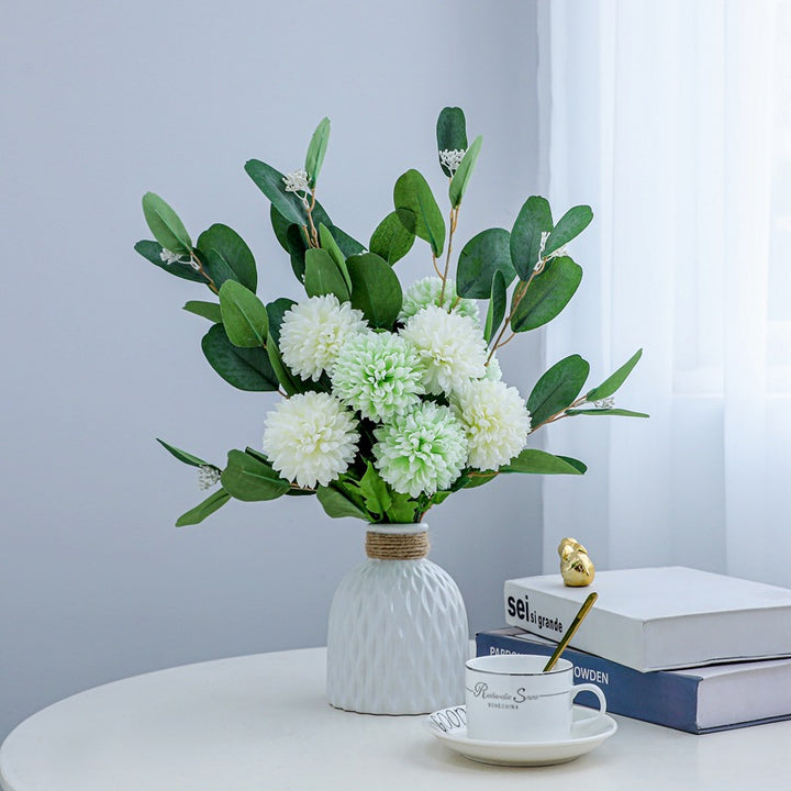 Levensechte Bloemenarrangement in Decoratieve Vazen