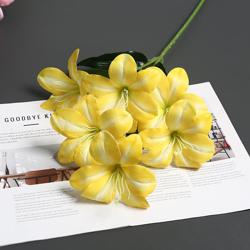 Realistische Zijde Bloem Steel Arrangment