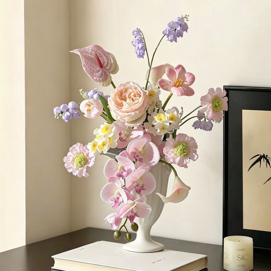 Elegante Levensechte Bloemstuk voor Huishouddecoratie