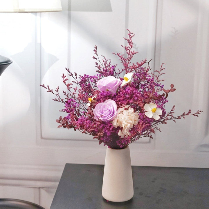 Kunstmatige Bloemenzetting met Decoratieve Vaasje