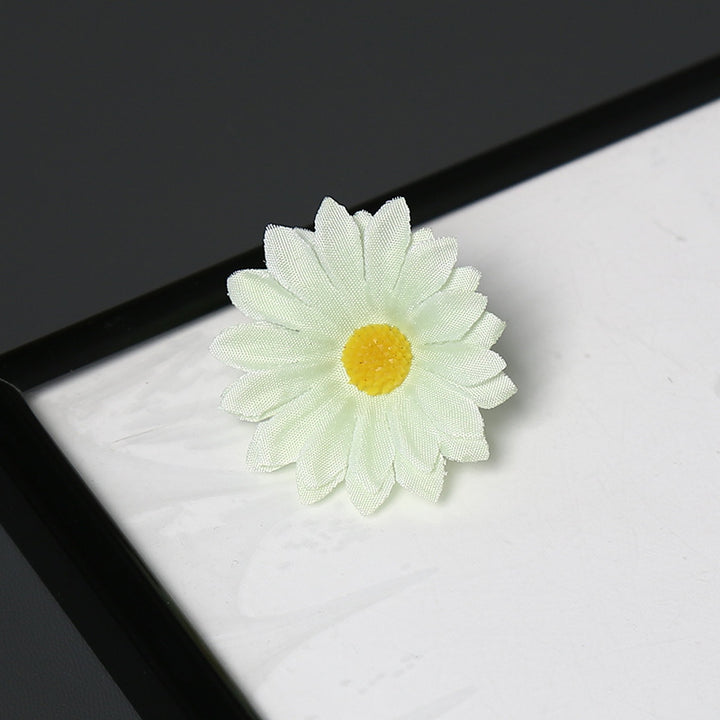 Elegante Stof Daisy Bloemen Speld voor Decoratieve Draagtijd