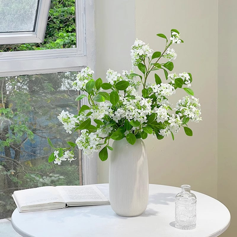 Elegante Decoratieve Bloemarrangement voor Huisdecoratie