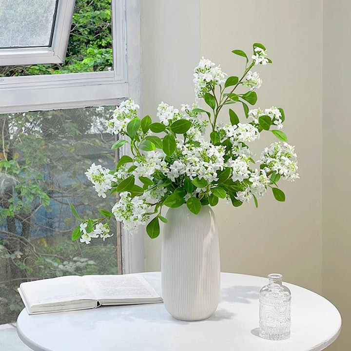 Elegante Decoratieve Bloemarrangement voor Huisdecoratie