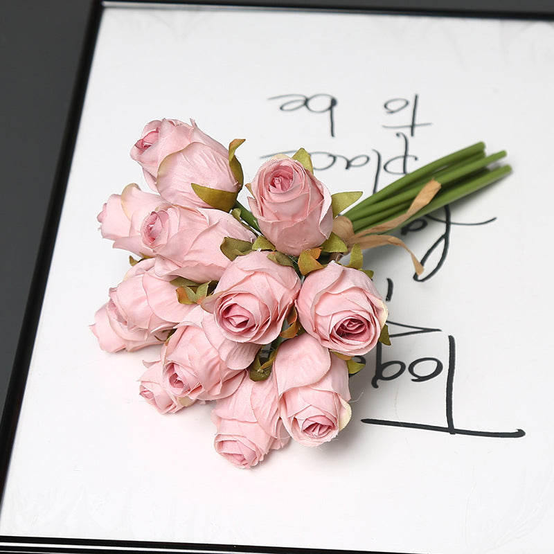 Elegante Nep Rozenboeket voor Huisdecoratie