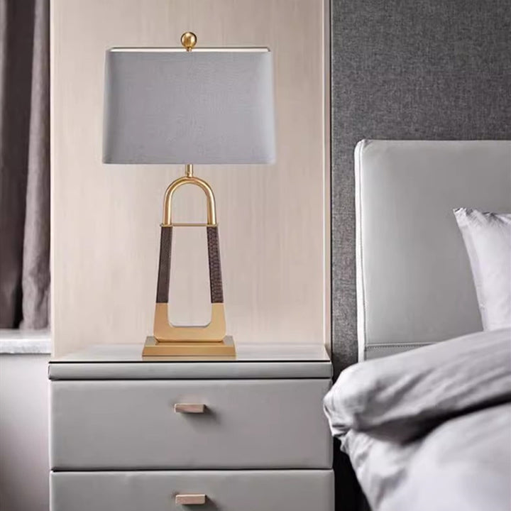 Artistieke Tafel Lamp met Elegante Metalen Basis