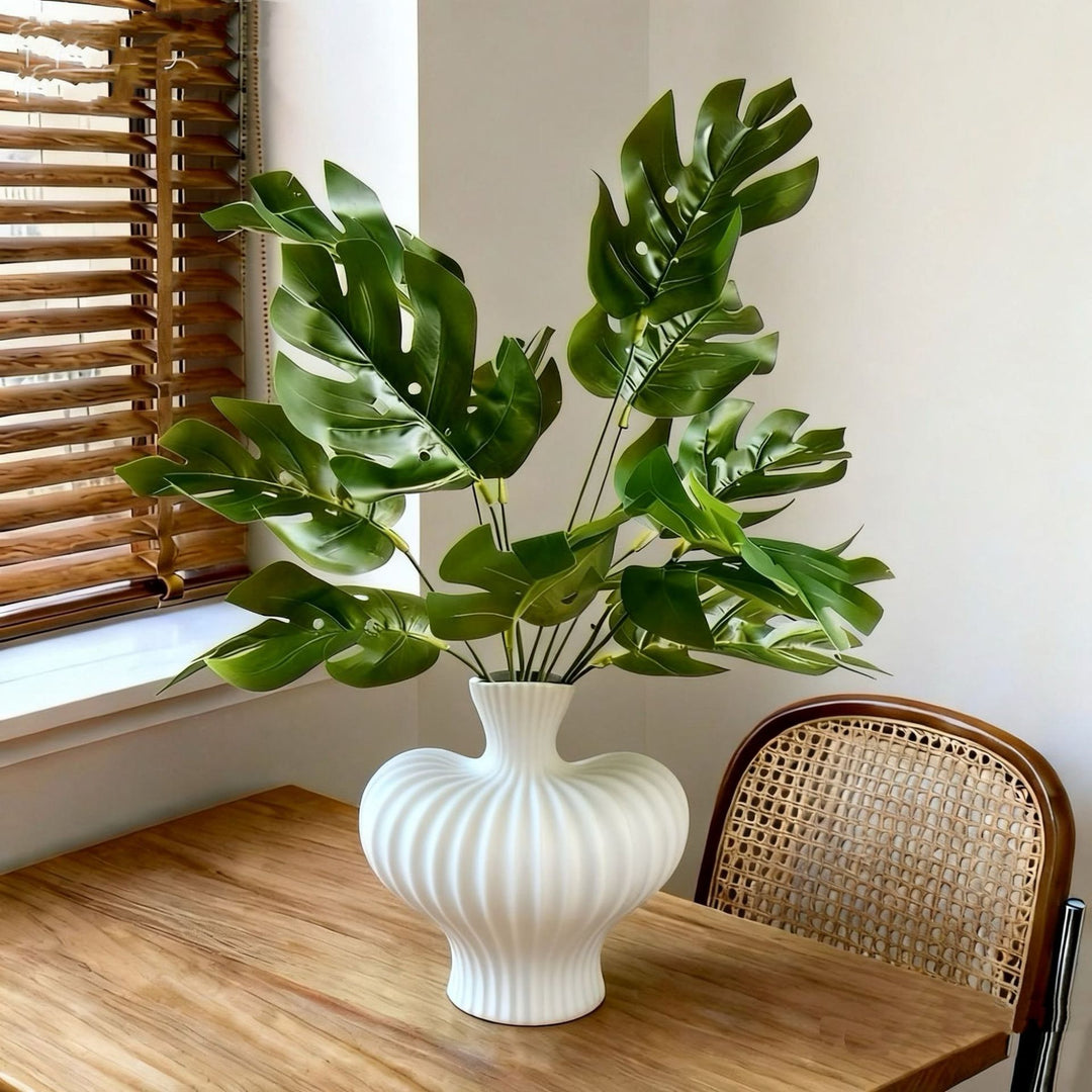 Moderne Decoratieve Monstera Bladeren Arrangement