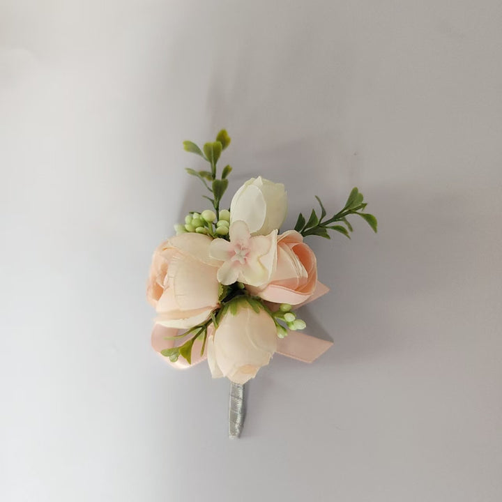 Bloemrijke Corsage Boutonnière