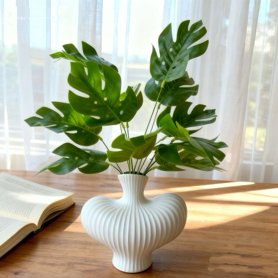 Moderne Decoratieve Monstera Bladeren Arrangement