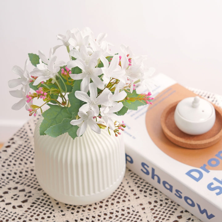 Levensechte Gemengde Bloemenarrangement
