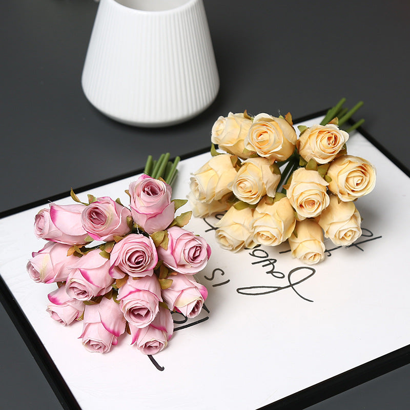 Elegante Nep Rozenboeket voor Huisdecoratie