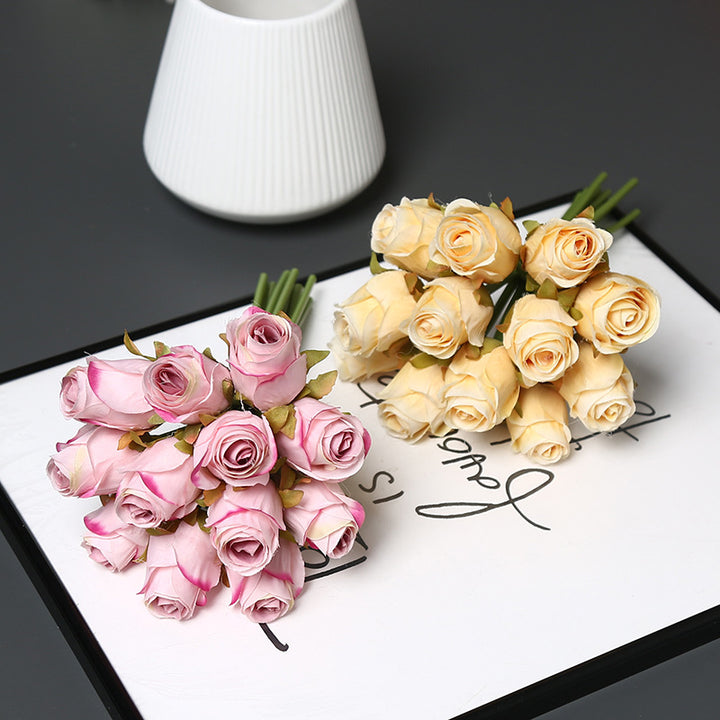 Elegante Nep Rozenboeket voor Huisdecoratie