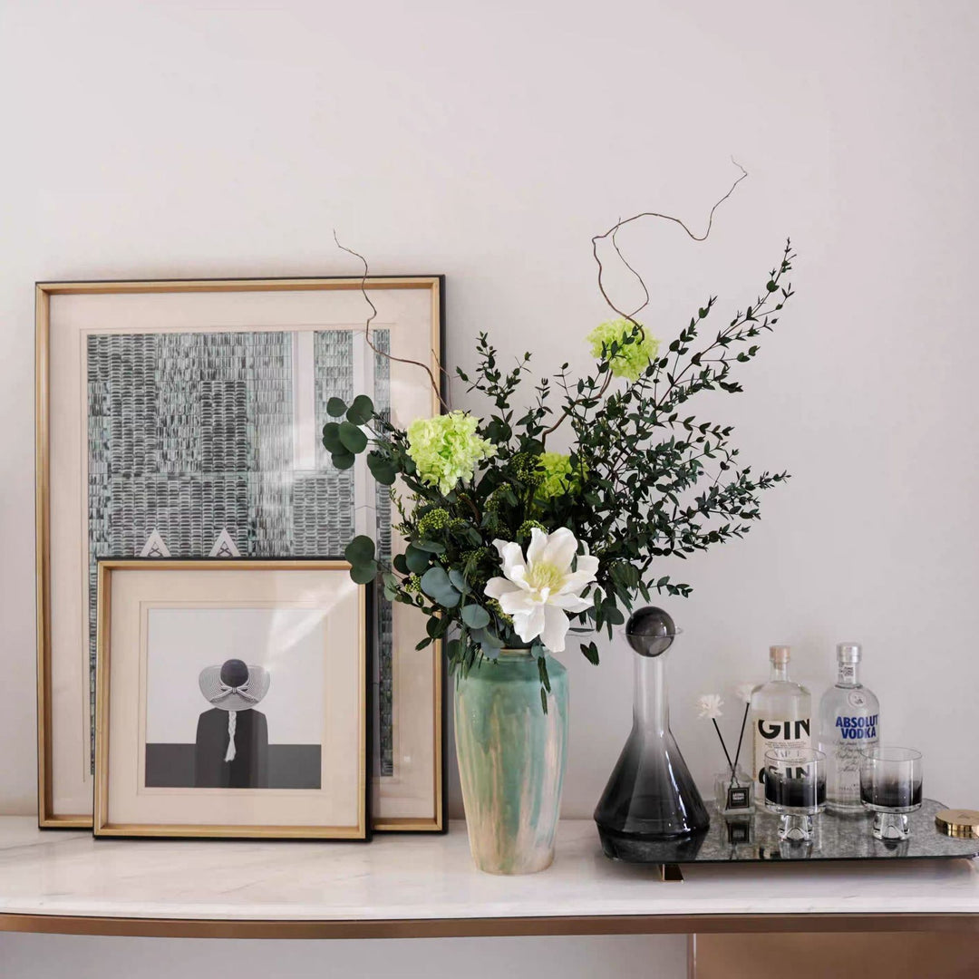 Elegante Binnen Bloemenschikking voor Moderne Interieurs