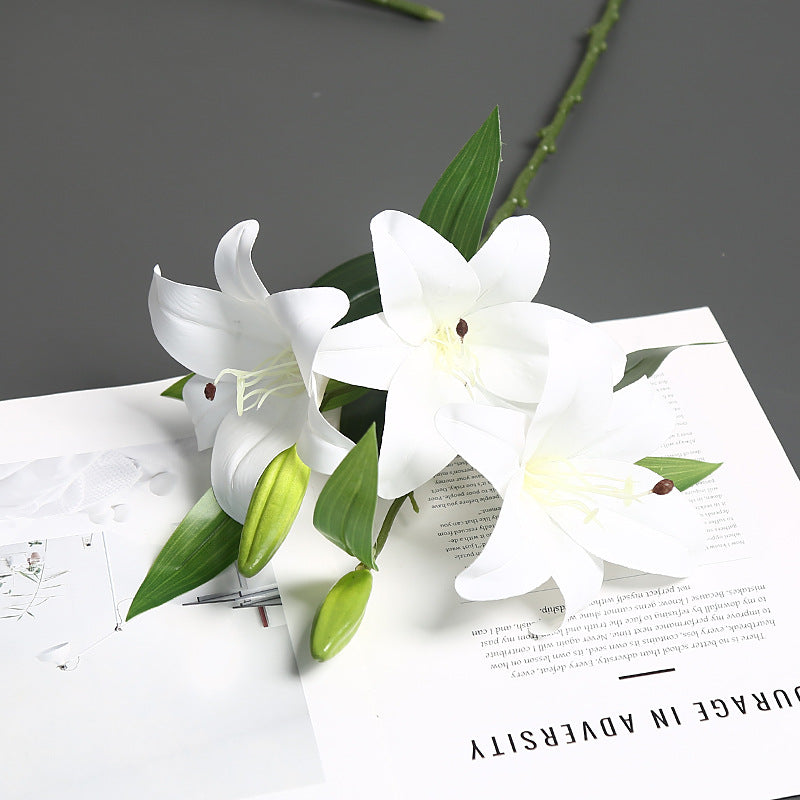 Levensechte Lelie Tak Arrangement