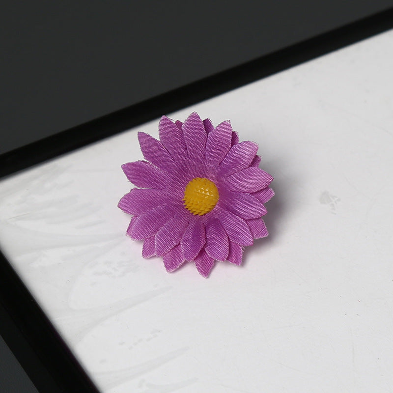Elegante Stof Daisy Bloemen Speld voor Decoratieve Draagtijd