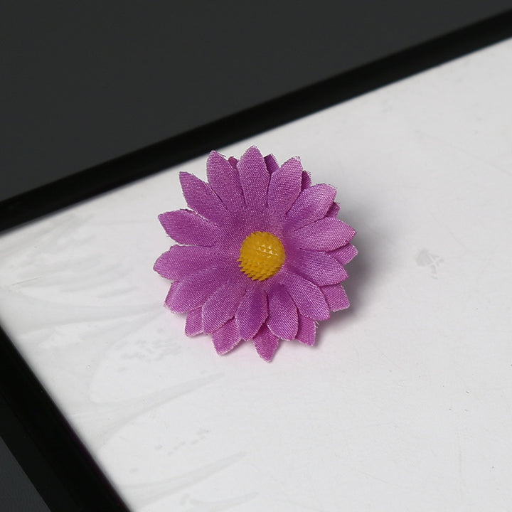 Elegante Stof Daisy Bloemen Speld voor Decoratieve Draagtijd