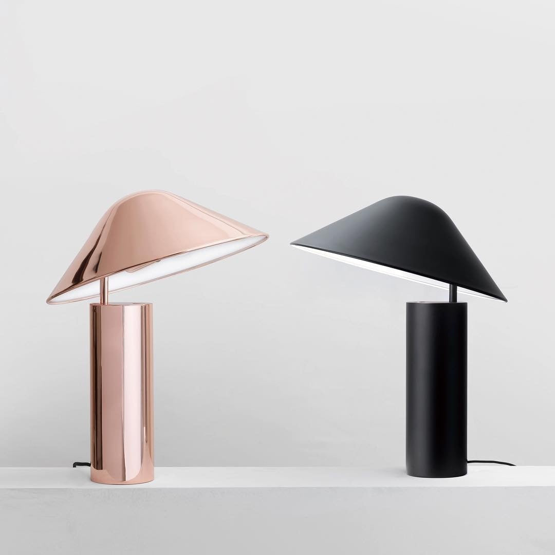 Moderne Tafel lamp met Sculpturaal Detail