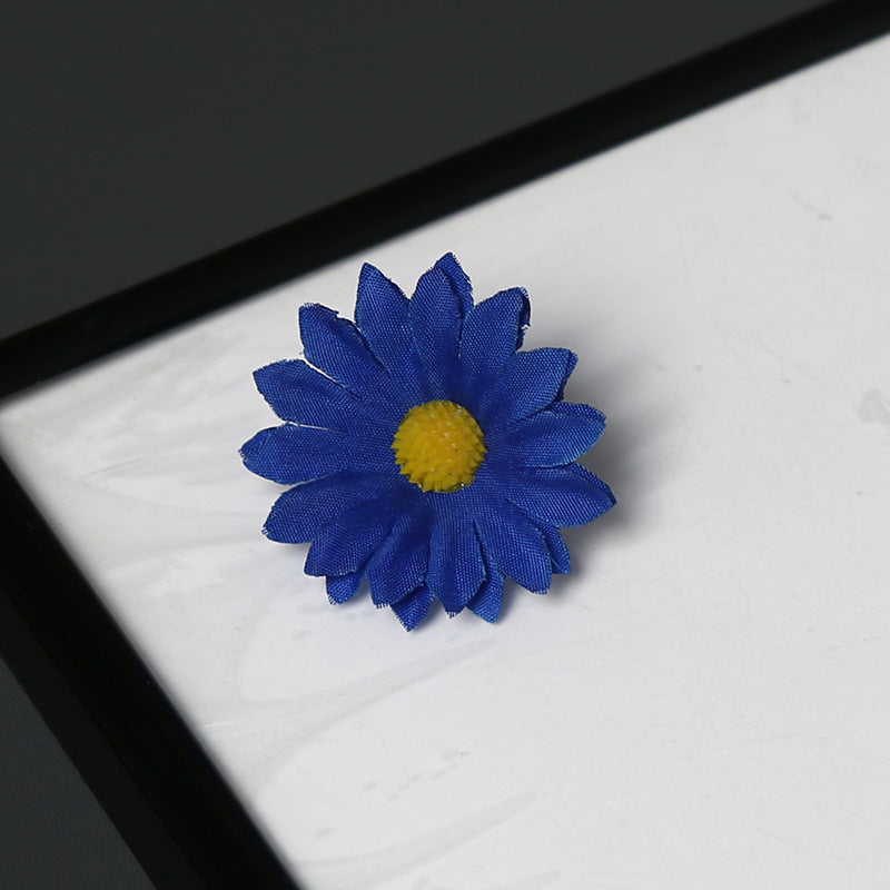 Elegante Stof Daisy Bloemen Speld voor Decoratieve Draagtijd