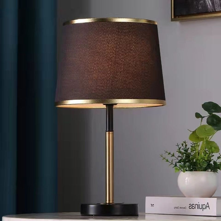 Moderne Kegelbasis Tafellamp