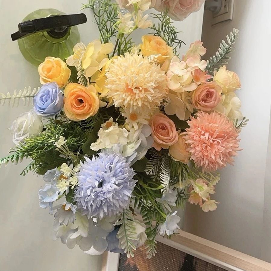 Elegante Kunstbloemenboeket met Gemengde Bloemaccenten